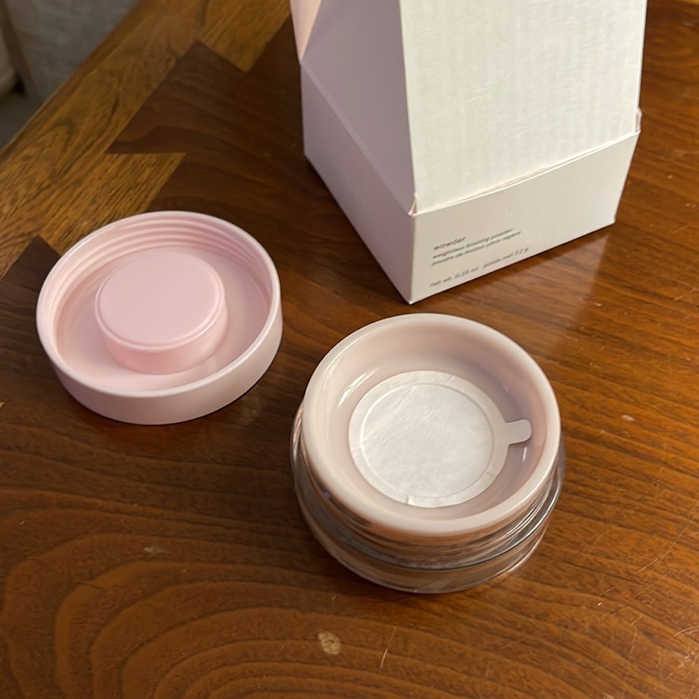 Glossier Wowder G1-G3
